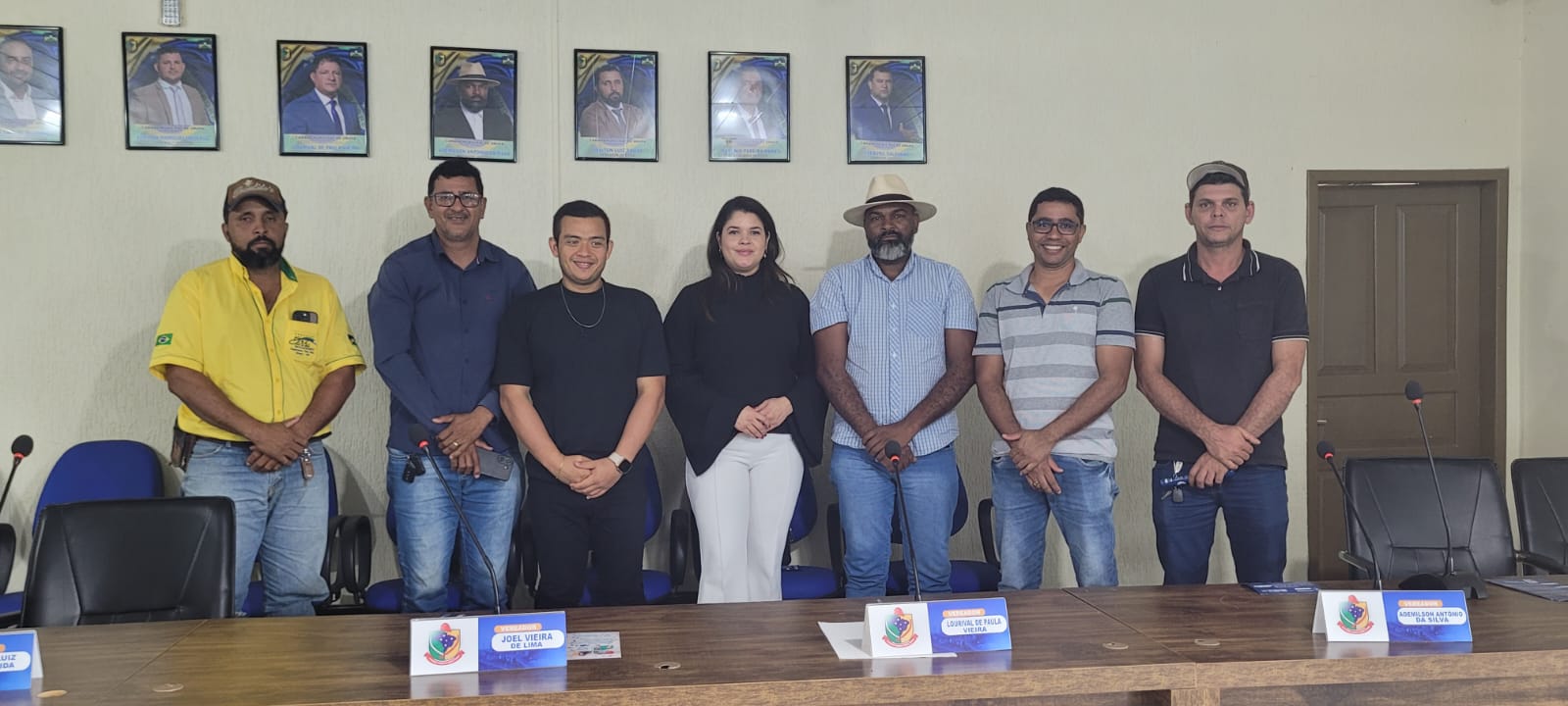 "Hoje esteve em reunião com Presidente da câmara municipal e vereadores, a assessoria da senhora Luana Rocha, esposa do governador Marcos Rocha"
