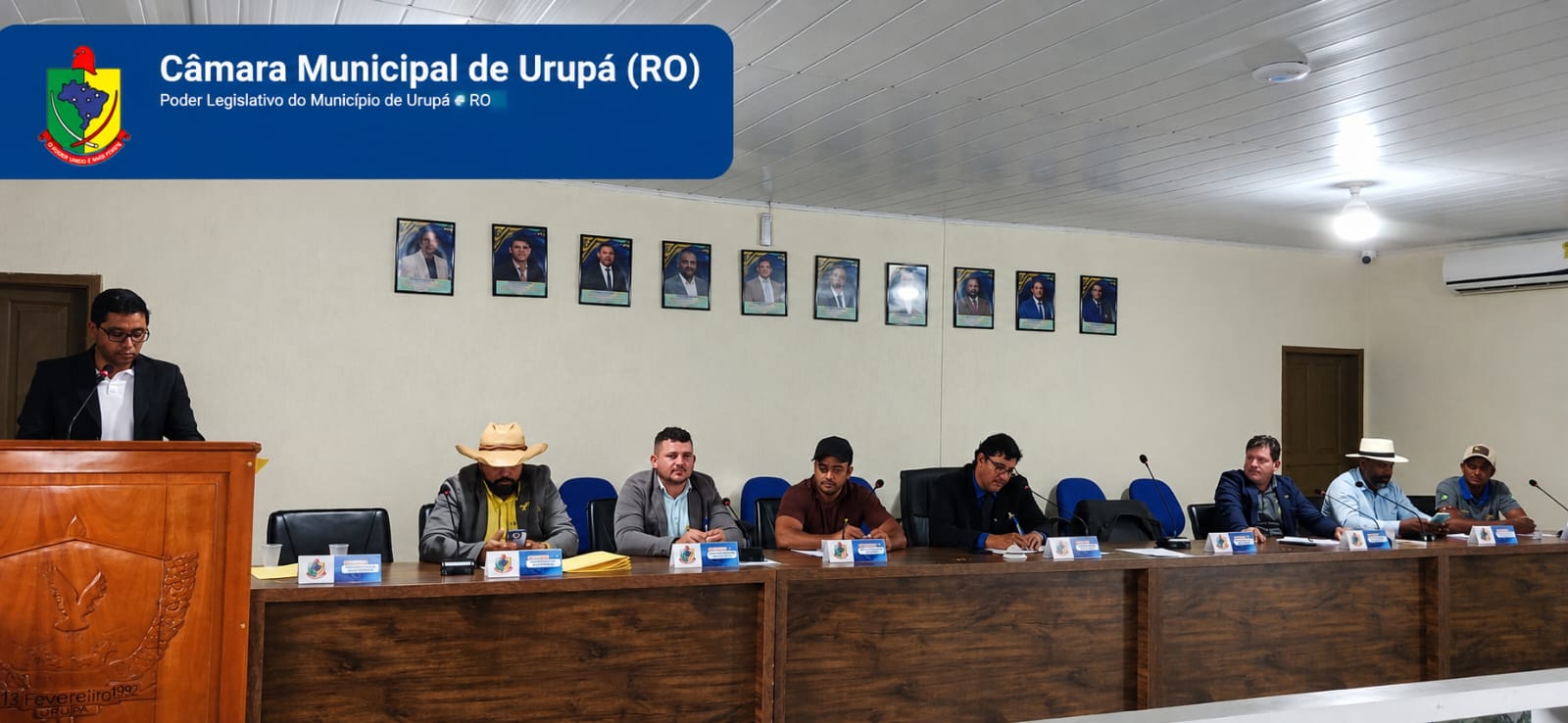"A ata completa 10ª Sessão Ordinária da 33ª Sessão Legislativa da 9ª Legislatura" 